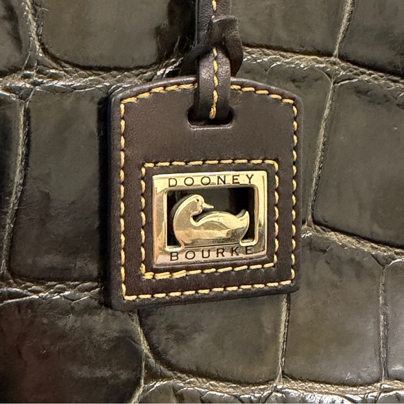 Dooney and Bourke Brown Croc Embossed Leather Tote with Matching Wristlet - Picture 4 of 13